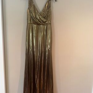 Elegant Dress; Maxi Goldish; Aiden Mattox; size 4